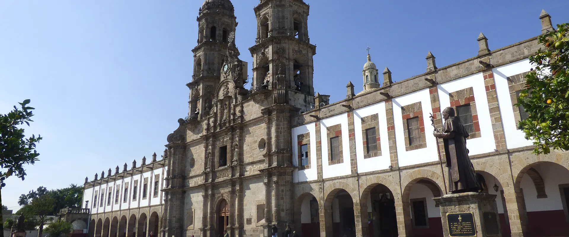 Basílica de Nuestra Señora de la Expectación de Zapopan Hotel Real Zapopan, Zapopan Jalisco